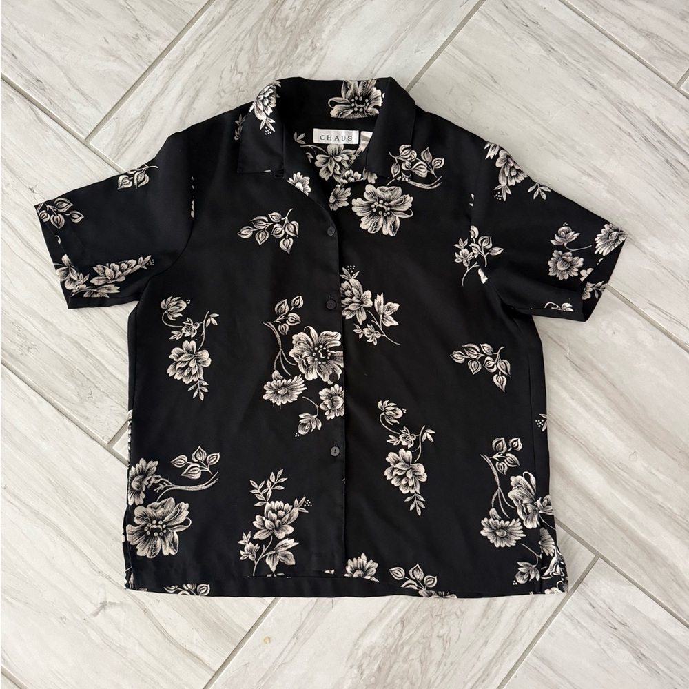 Chaus Black Short-Sleeve Button-Up Shirt with White Floral Print